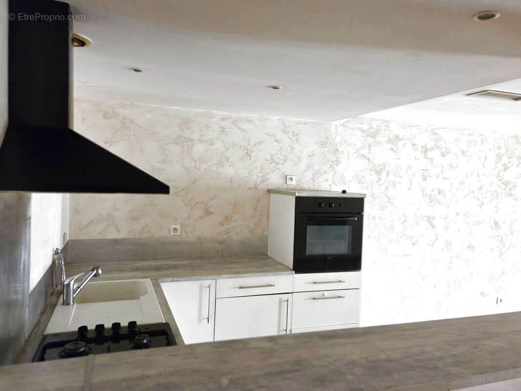 Appartement à SOLLIES-PONT