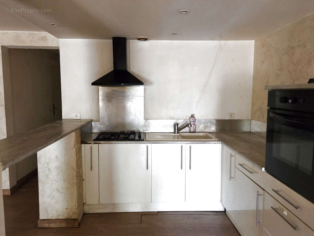 Appartement à SOLLIES-PONT