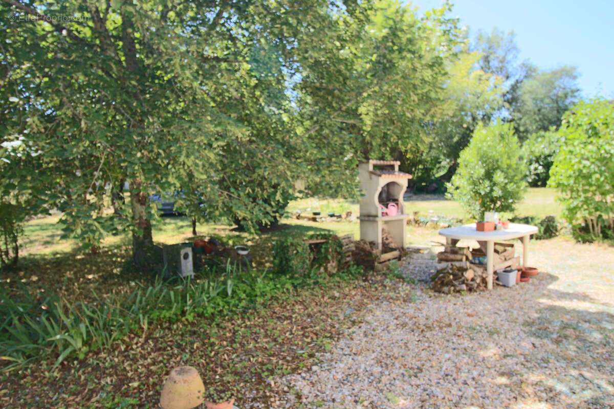 Maison à PUY-L&#039;EVEQUE