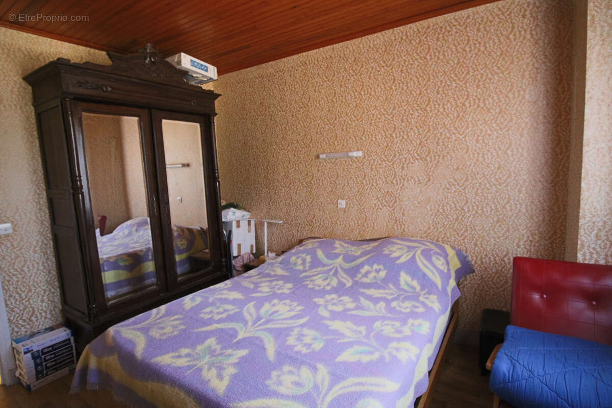 Maison à PUY-L&#039;EVEQUE