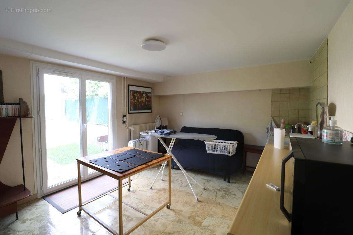 Maison à VIRY-CHATILLON