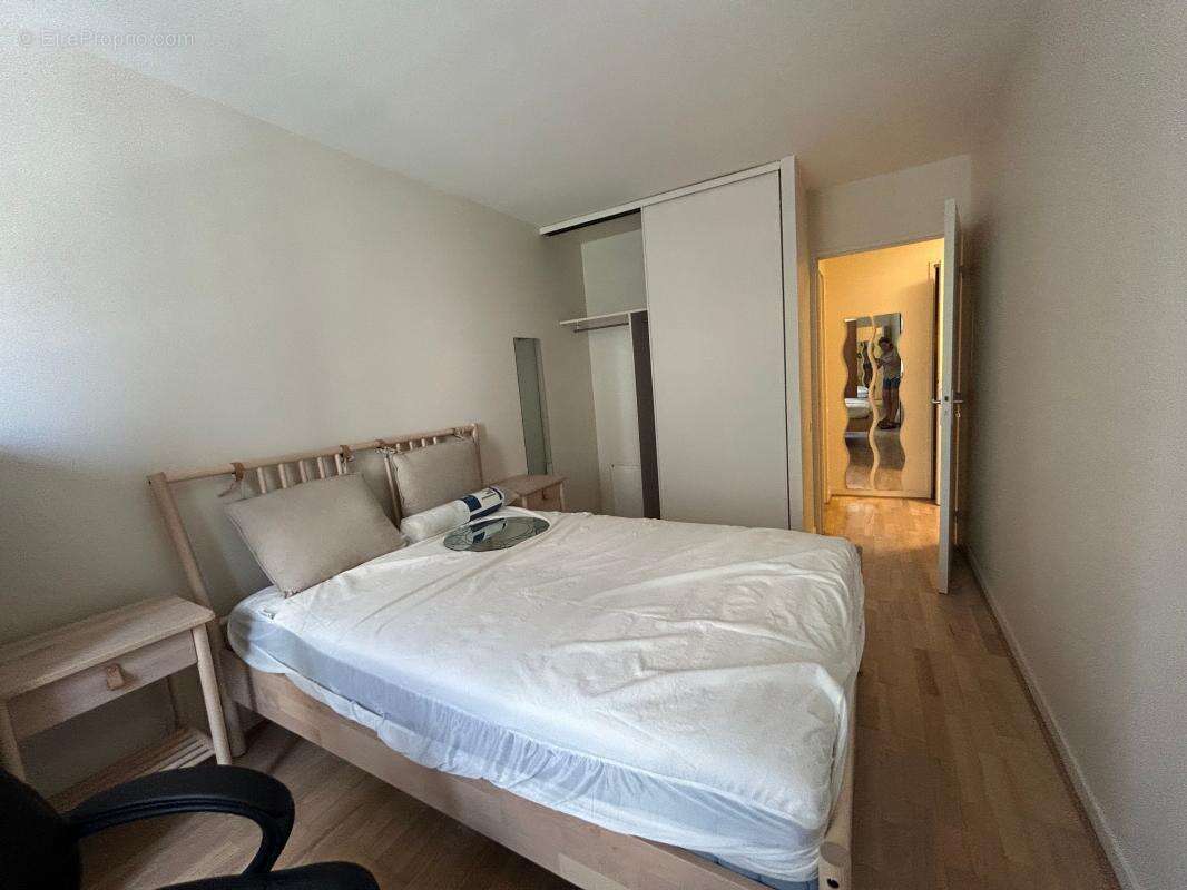 Appartement à CHARENTON-LE-PONT