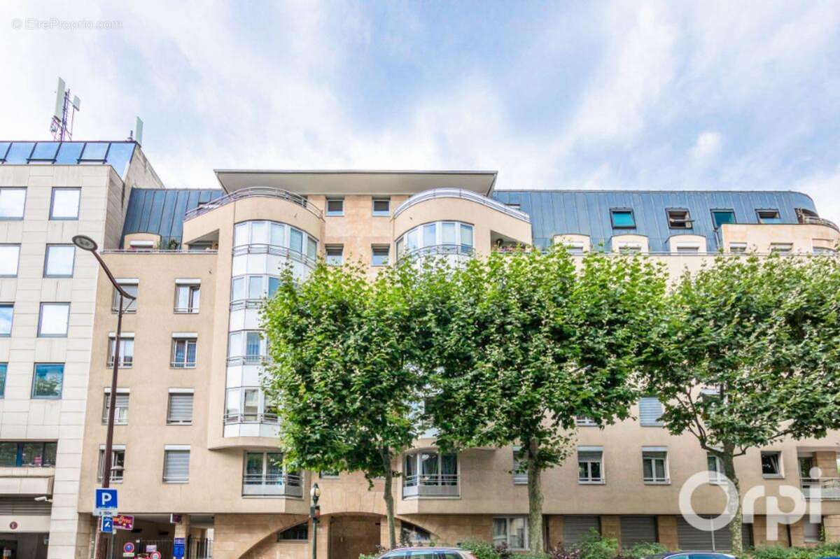 Appartement à CHARENTON-LE-PONT