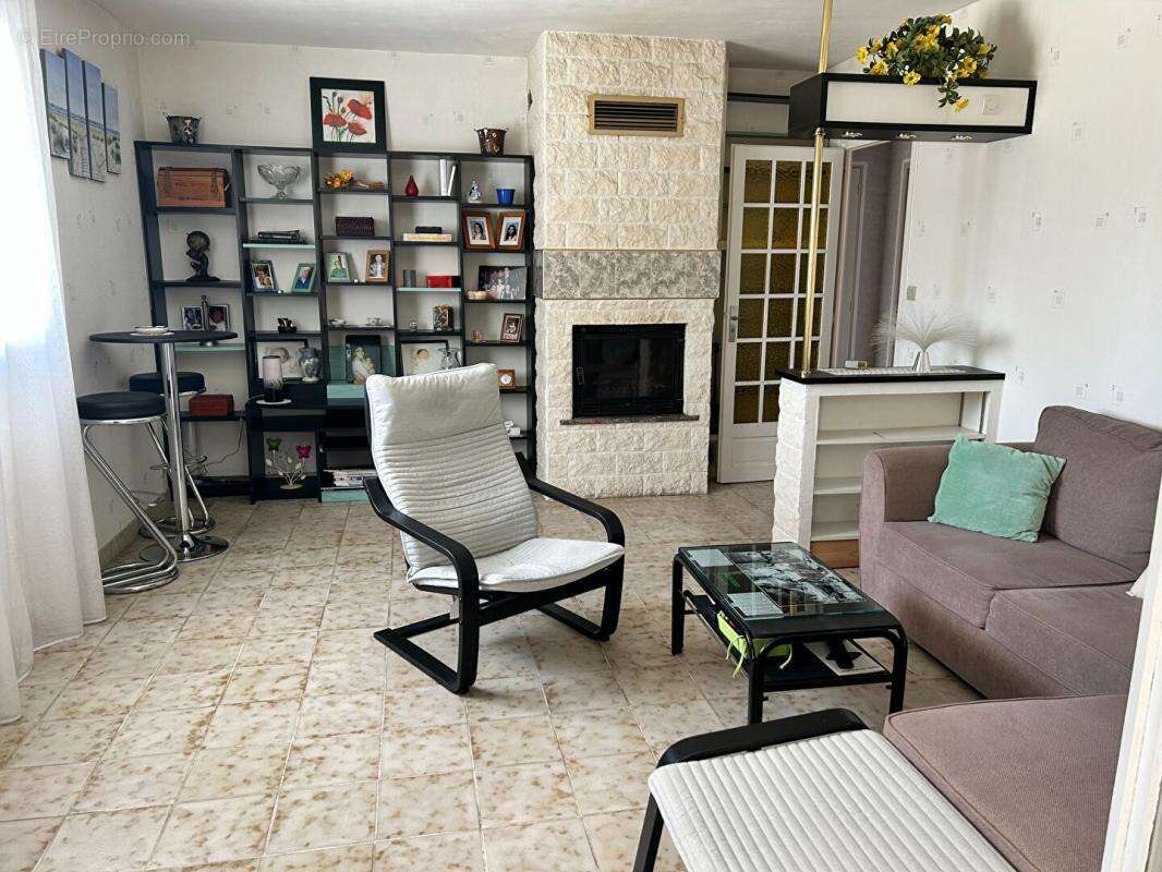 Maison à SAINT-GENES-DE-FRONSAC