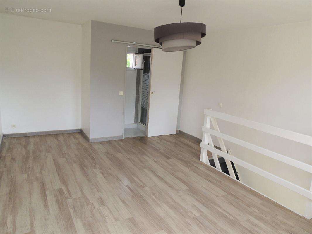 Appartement à CONDE-SUR-VESGRE