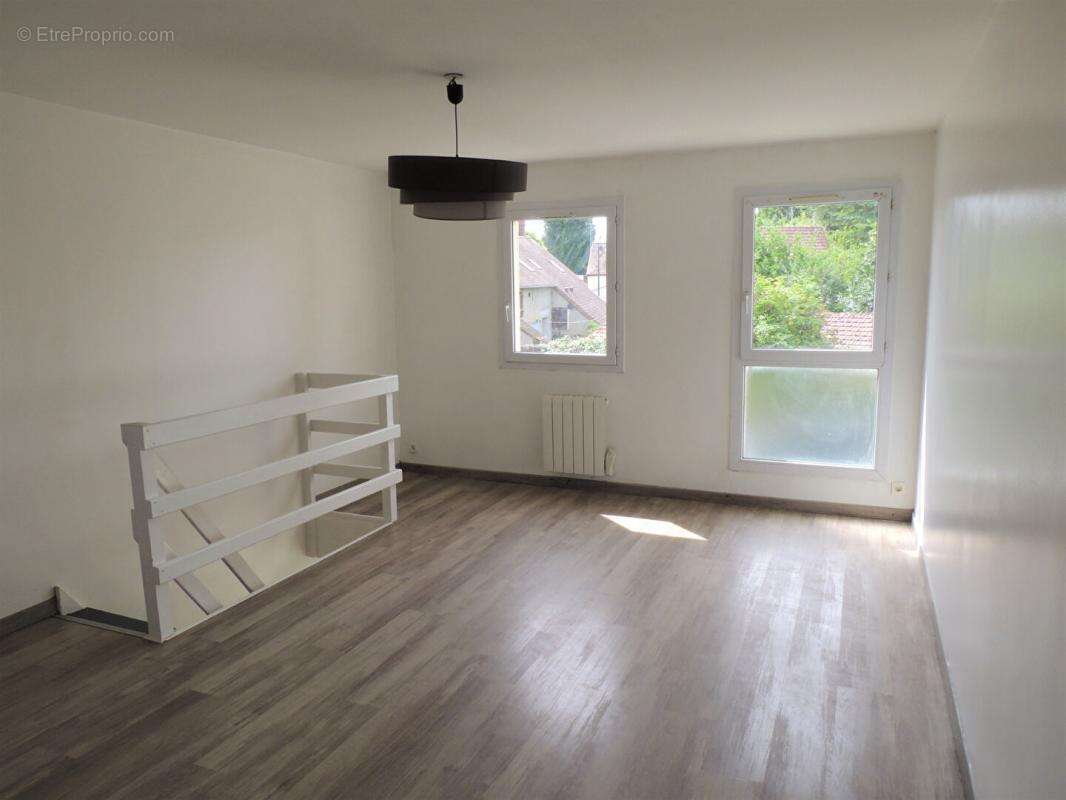 Appartement à CONDE-SUR-VESGRE