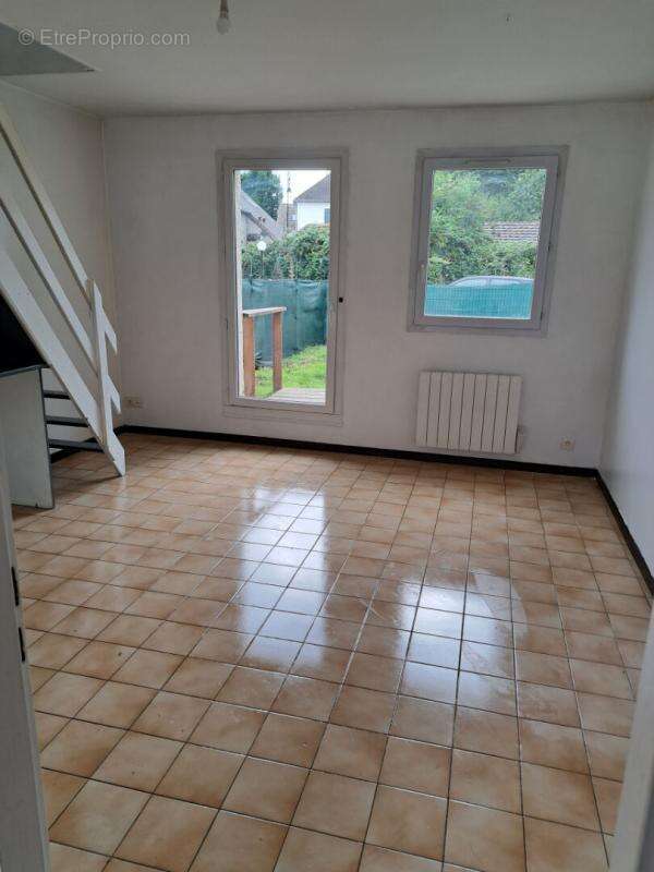 Appartement à CONDE-SUR-VESGRE