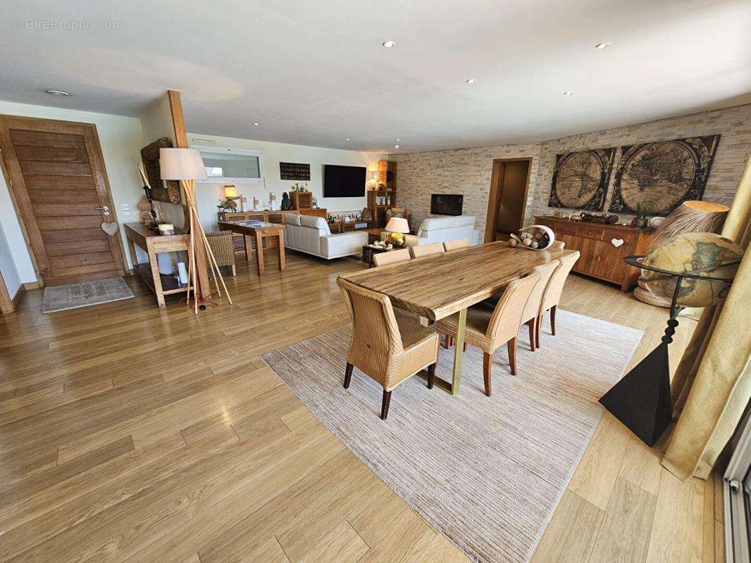 Maison à SAINT-JULIEN-EN-BORN