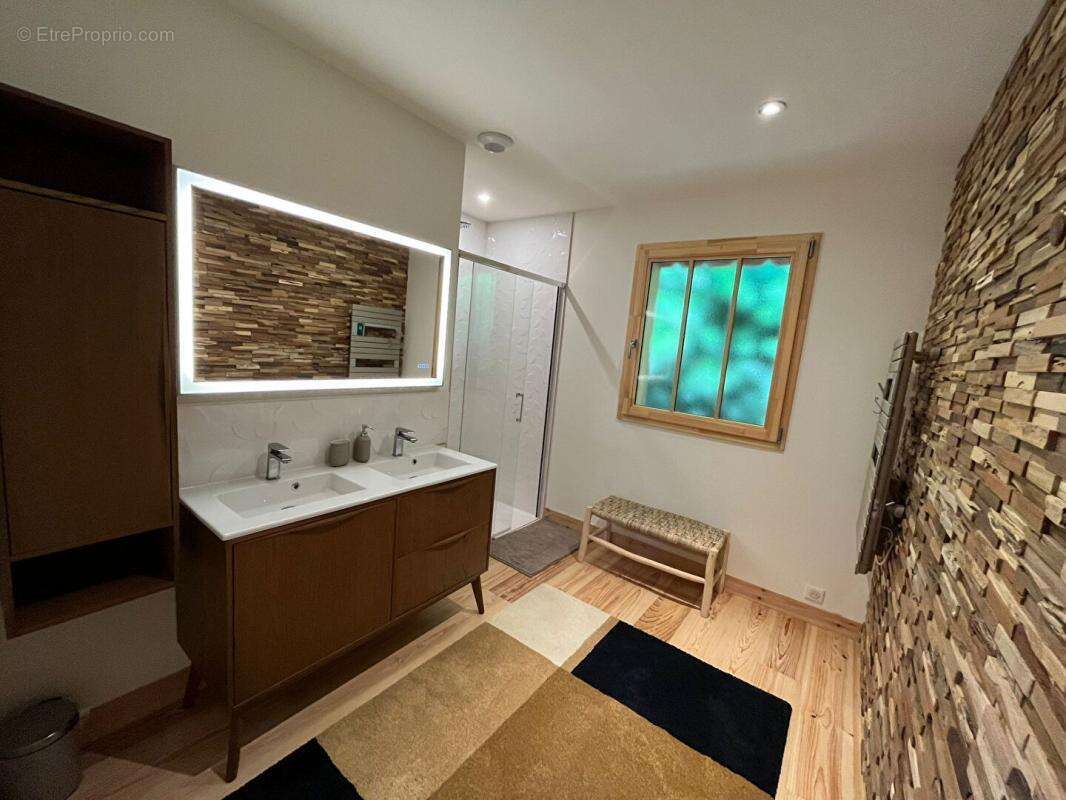 Maison à SAINT-JULIEN-EN-BORN