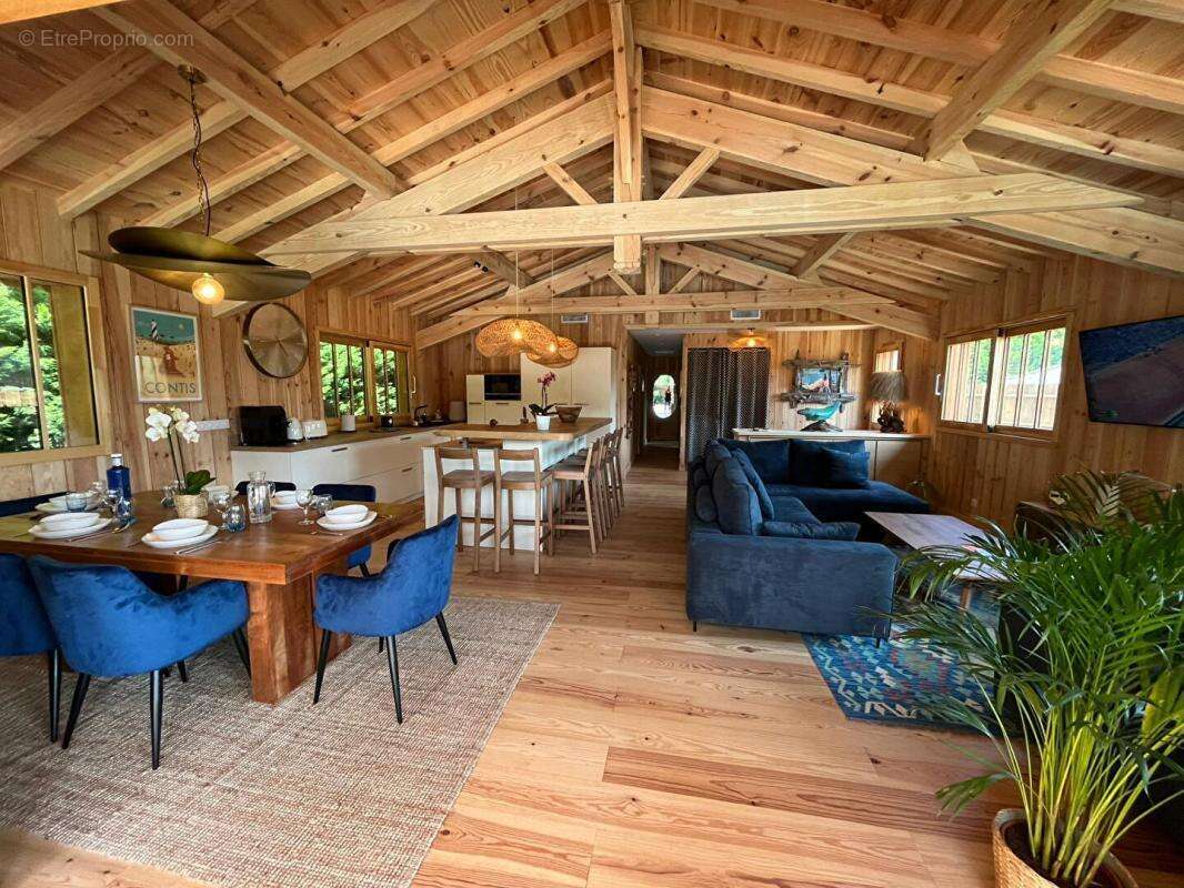 Maison à SAINT-JULIEN-EN-BORN