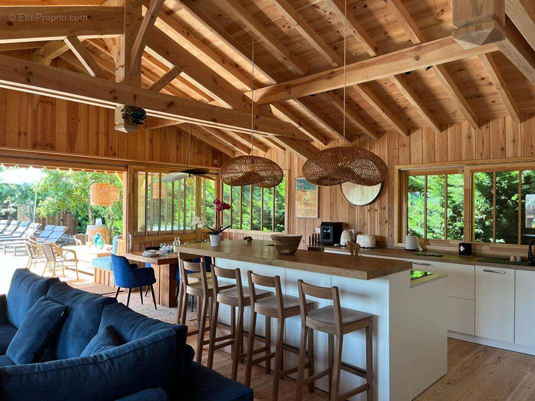 Maison à SAINT-JULIEN-EN-BORN