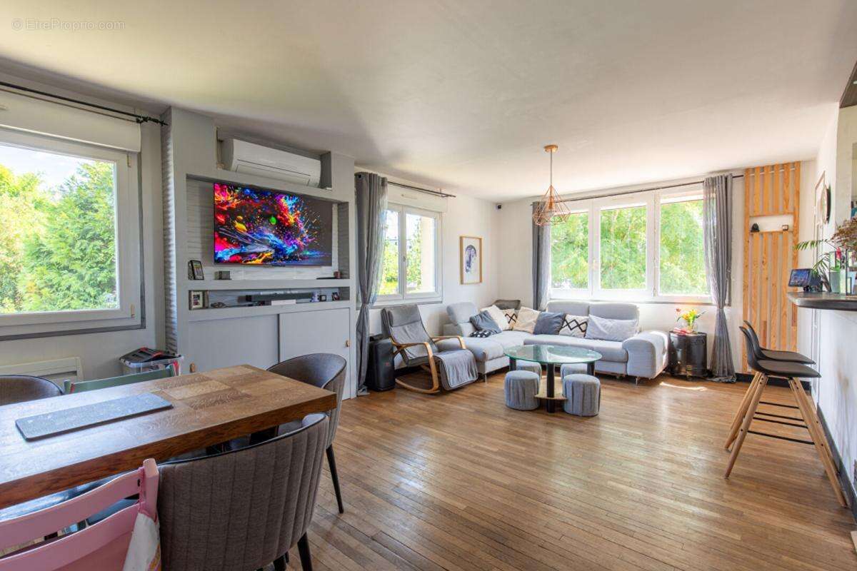 Maison à LES MUREAUX