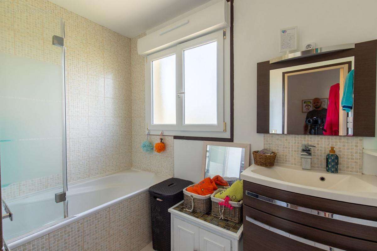 Maison à LES MUREAUX