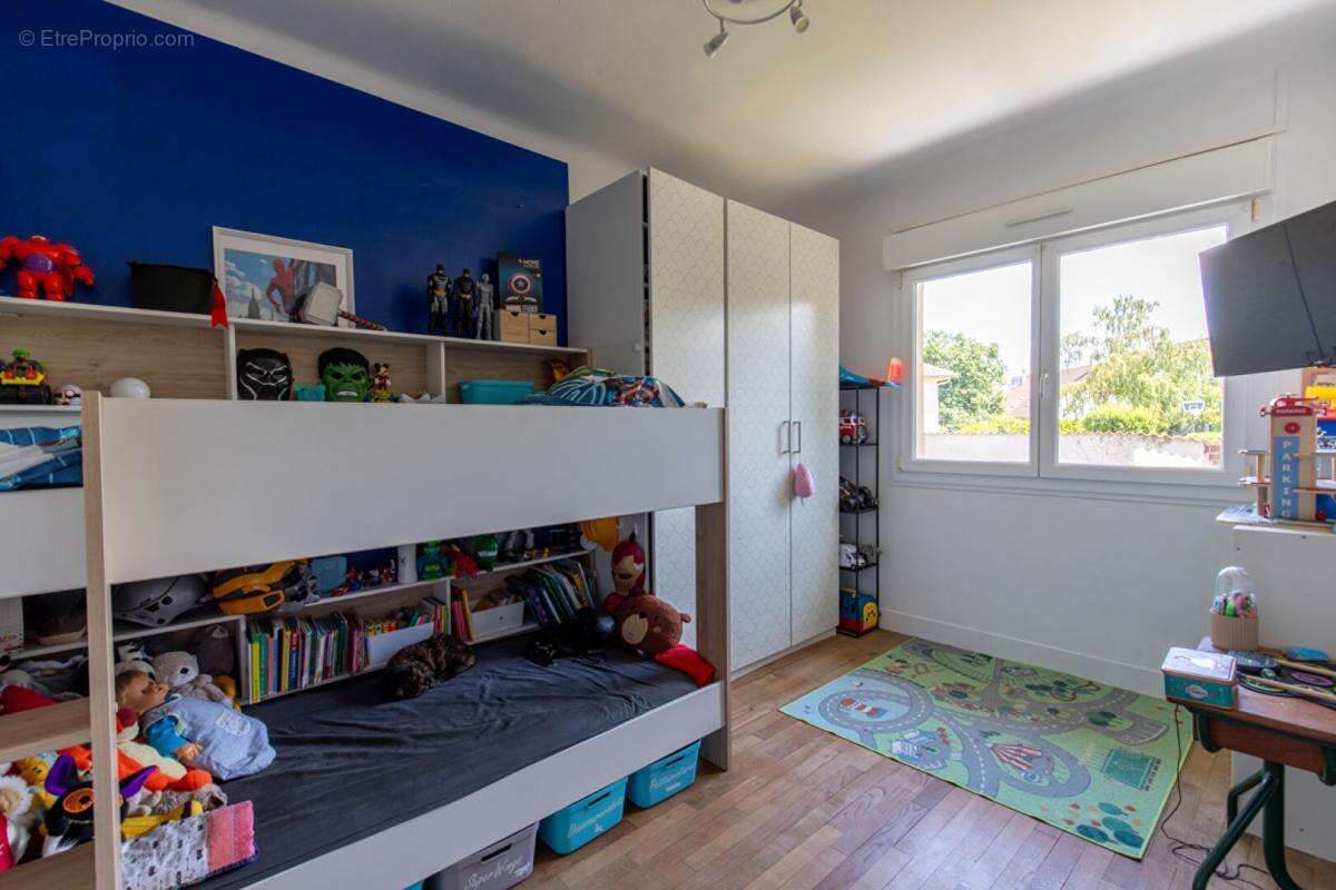 Maison à LES MUREAUX