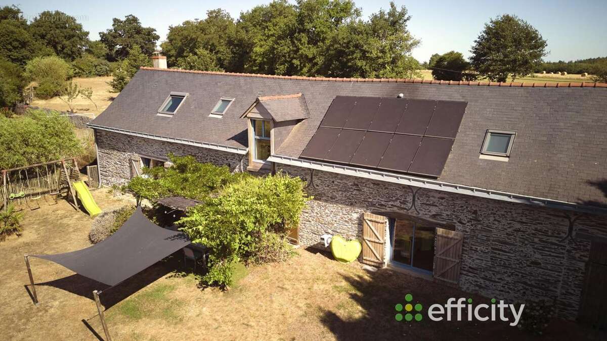 Maison à LE LOUROUX-BECONNAIS