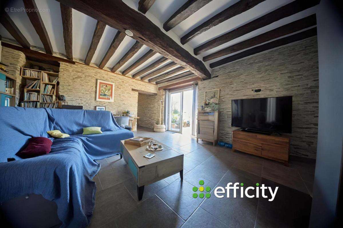 Maison à LE LOUROUX-BECONNAIS