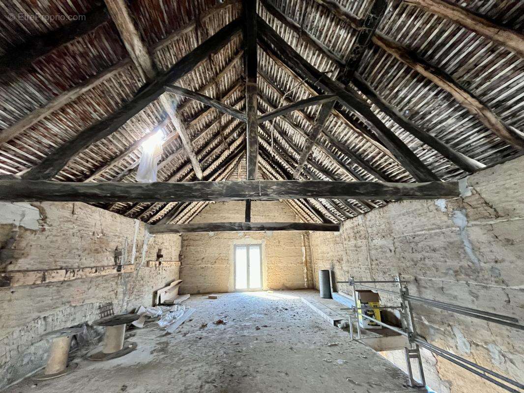 Maison à VEZERONCE-CURTIN