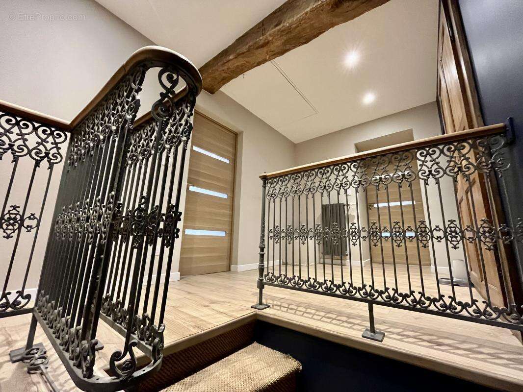 Maison à VEZERONCE-CURTIN