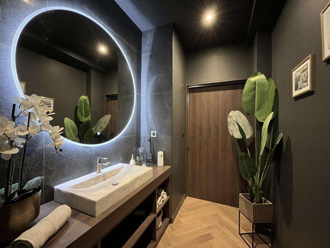 Maison à VEZERONCE-CURTIN