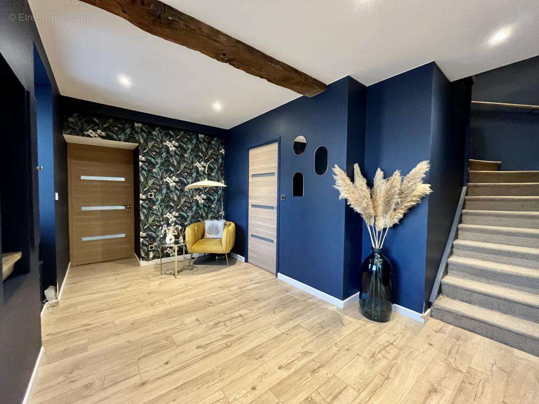 Maison à VEZERONCE-CURTIN