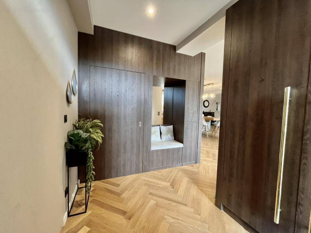 Maison à VEZERONCE-CURTIN