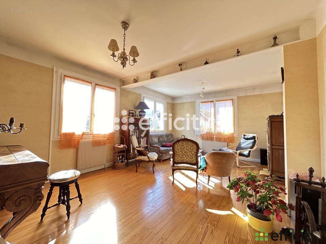 Maison à ECHIROLLES