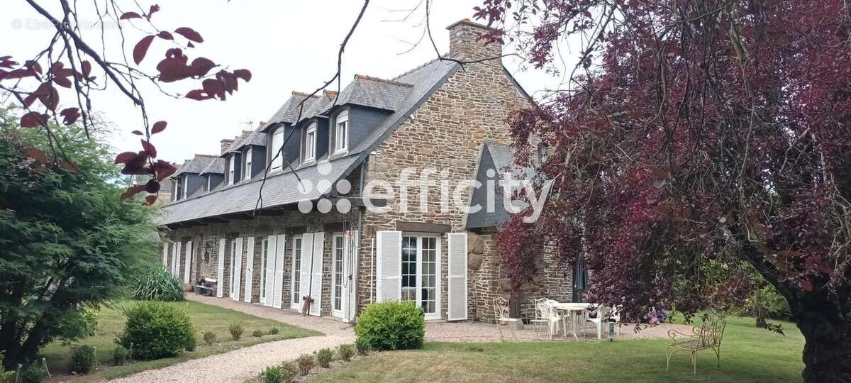 Maison à DOL-DE-BRETAGNE