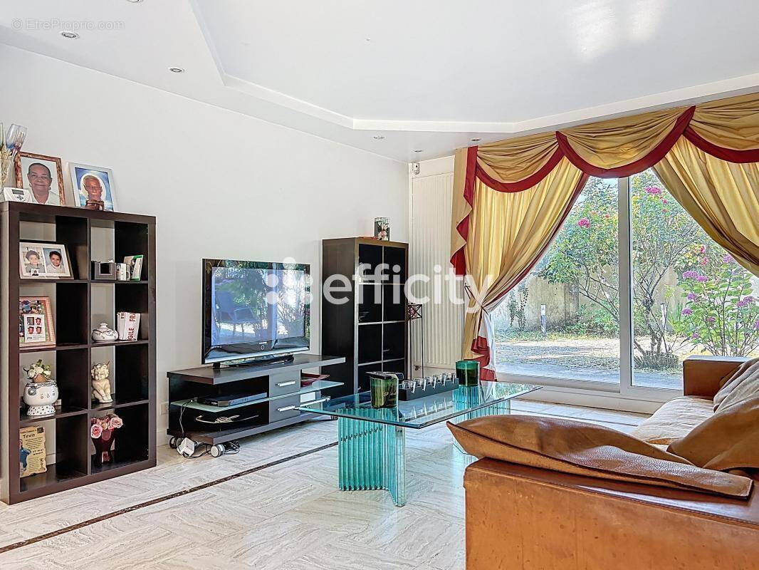 Maison à LE BLANC-MESNIL