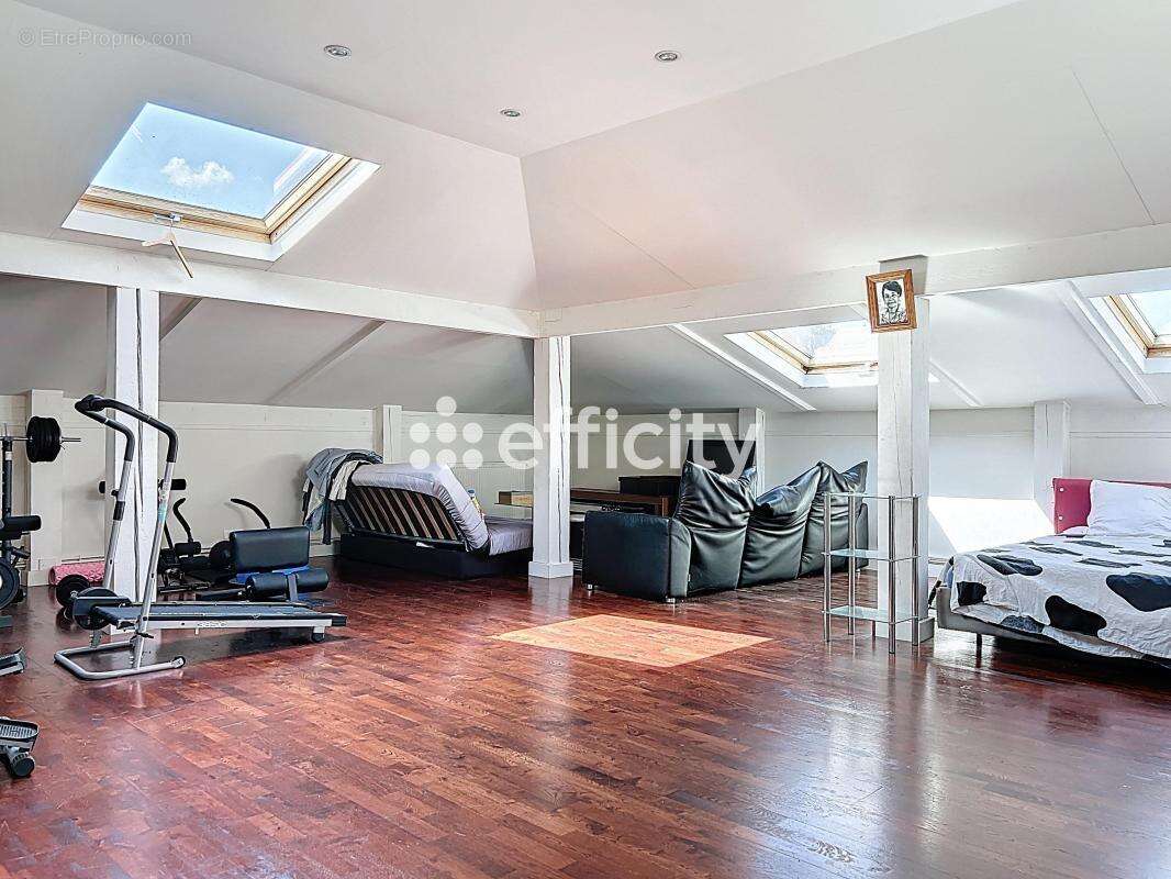 Maison à LE BLANC-MESNIL