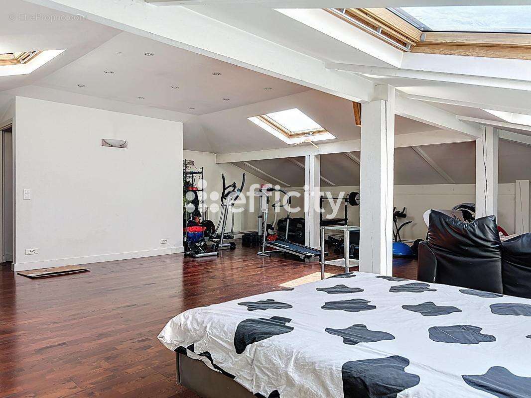 Maison à LE BLANC-MESNIL