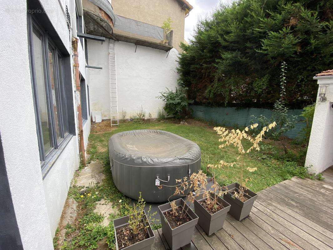 Appartement à SAINT-ETIENNE