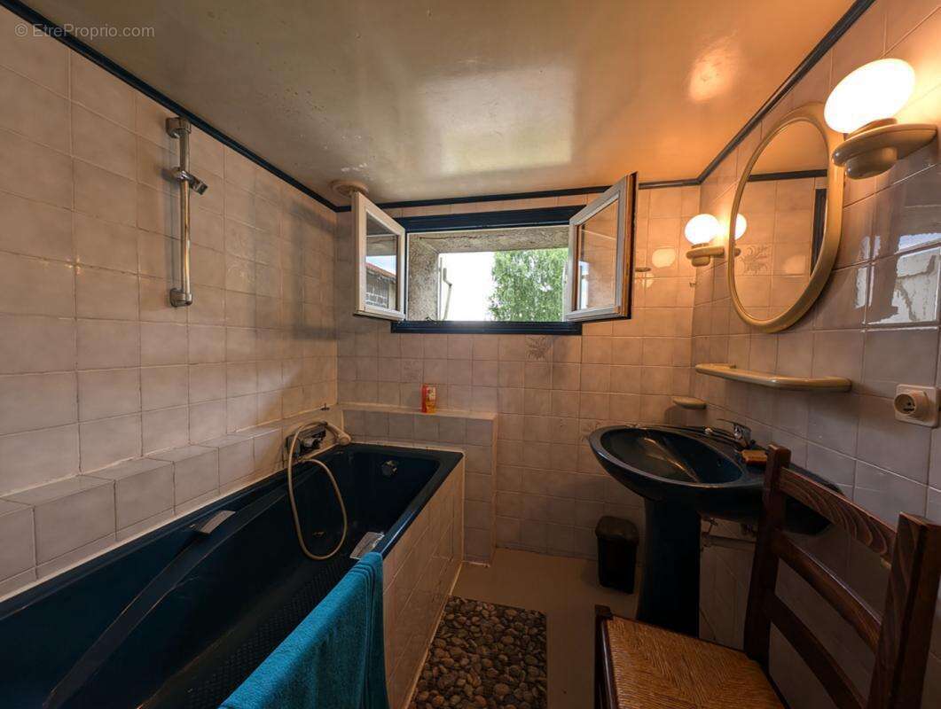 Maison à BEAUREPAIRE