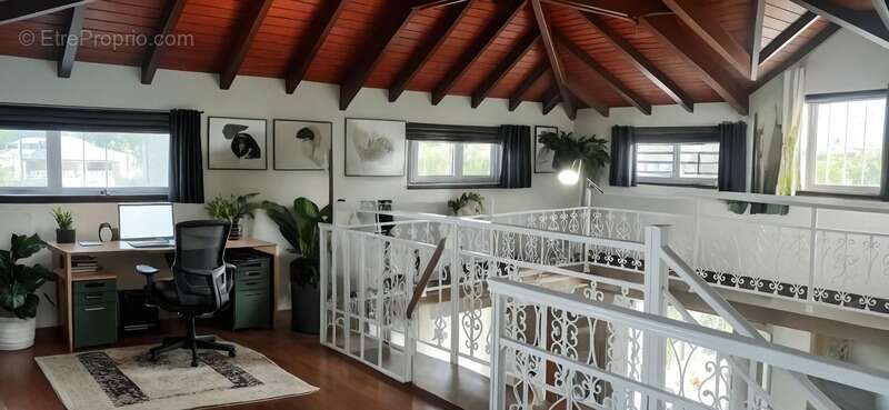 Maison à LES ABYMES