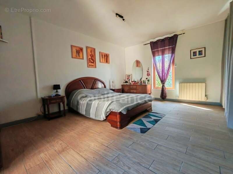 Maison à ENTRAINS-SUR-NOHAIN