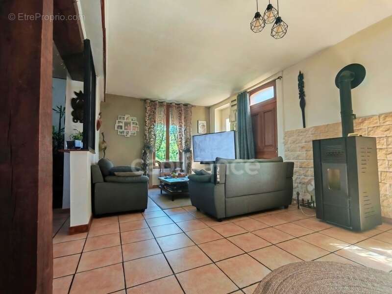 Maison à ENTRAINS-SUR-NOHAIN