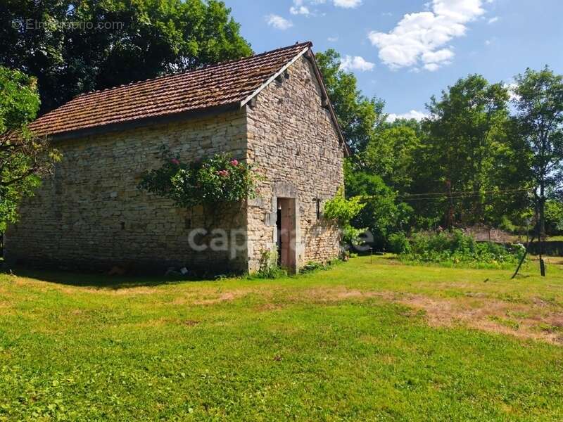 Maison à ENTRAINS-SUR-NOHAIN