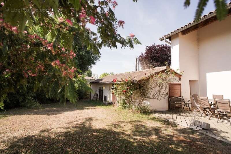 Maison à CHATILLON-SUR-CHALARONNE