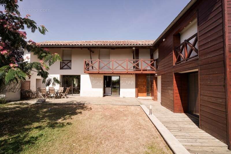 Maison à CHATILLON-SUR-CHALARONNE