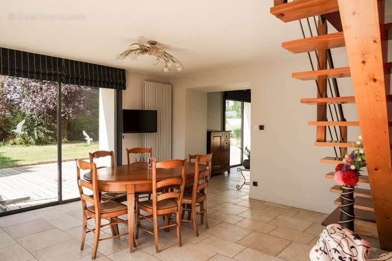 Maison à CHATILLON-SUR-CHALARONNE