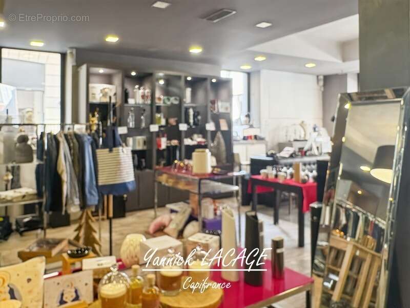 Commerce à MARSEILLE-6E