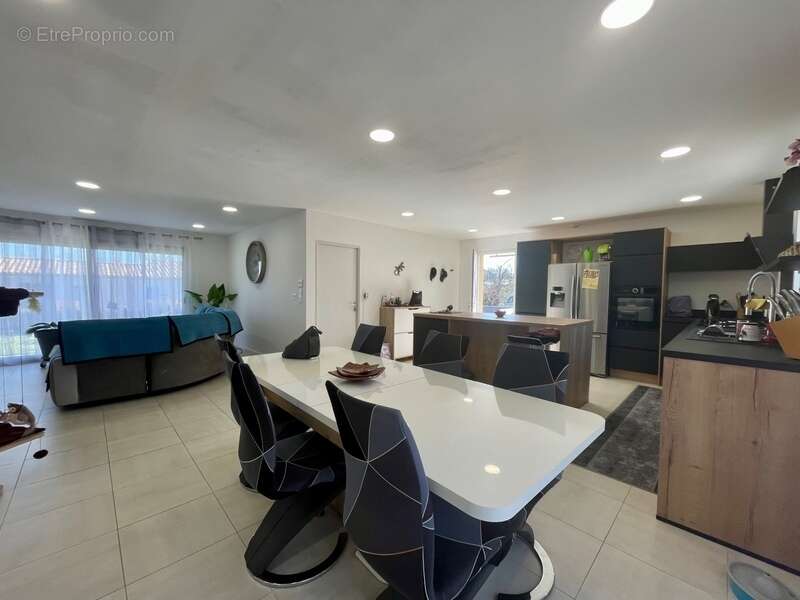 Maison à SAINT-SATURNIN-LES-APT