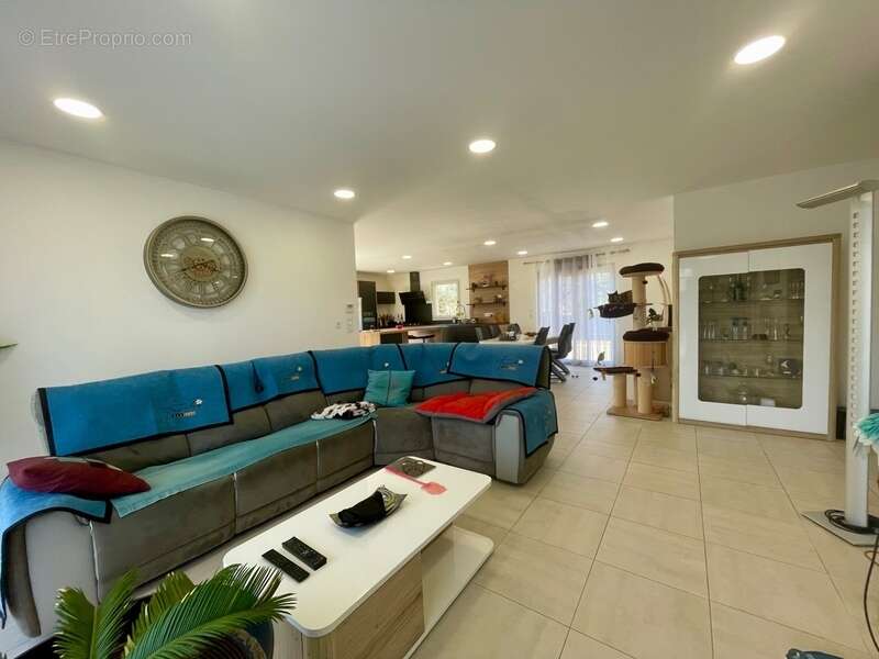 Maison à SAINT-SATURNIN-LES-APT