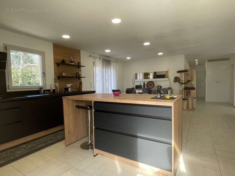 Maison à SAINT-SATURNIN-LES-APT