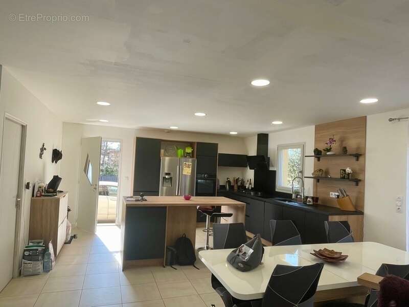 Maison à SAINT-SATURNIN-LES-APT