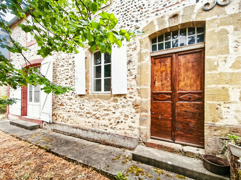 Maison à SAINT-MONT