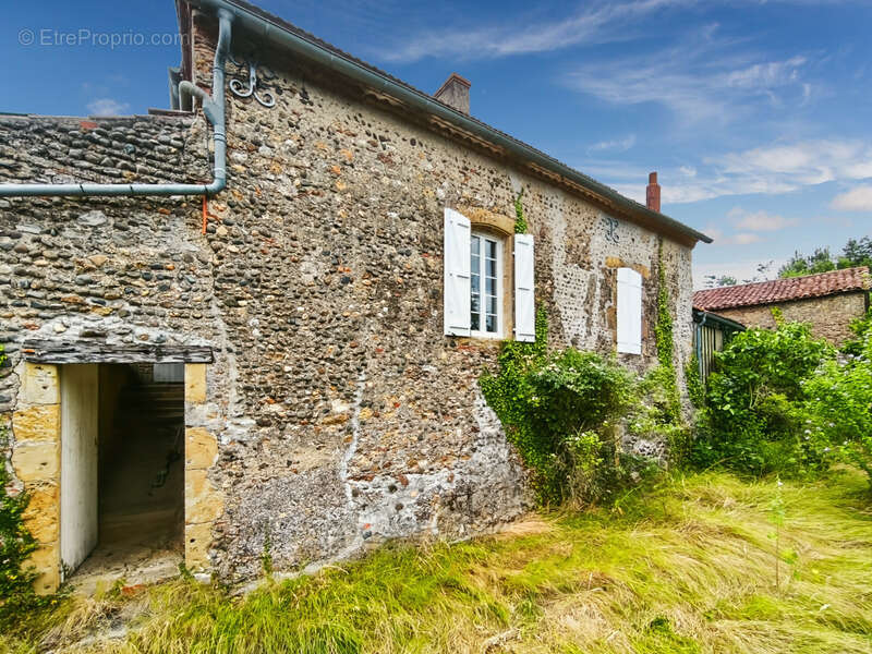 Maison à SAINT-MONT