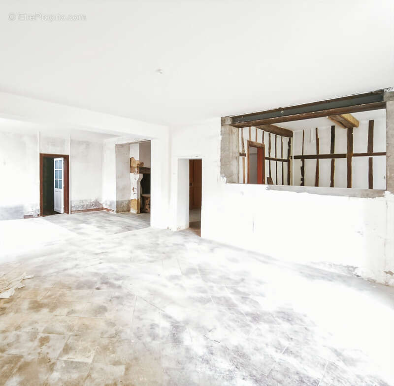 Maison à SAINT-MONT