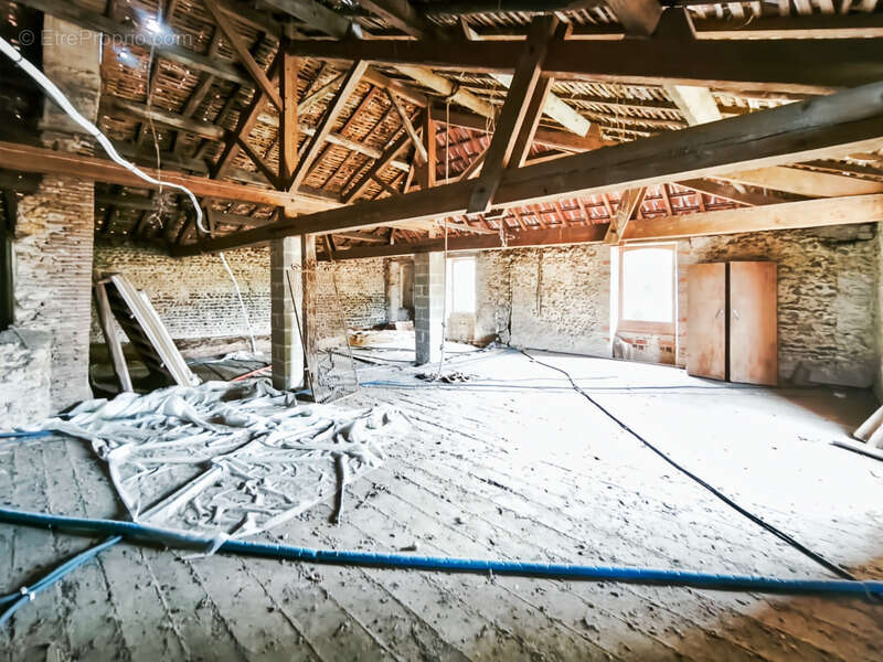 Maison à SAINT-MONT