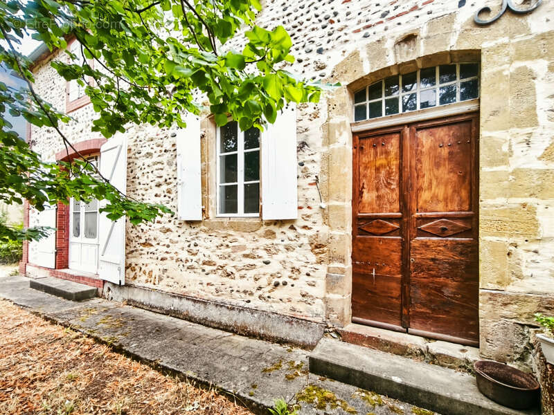 Maison à SAINT-MONT