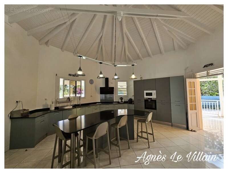 Maison à POINTE-NOIRE